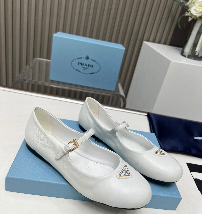 Pra*a flat shoes